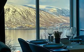 Modern Fjord View Apartment